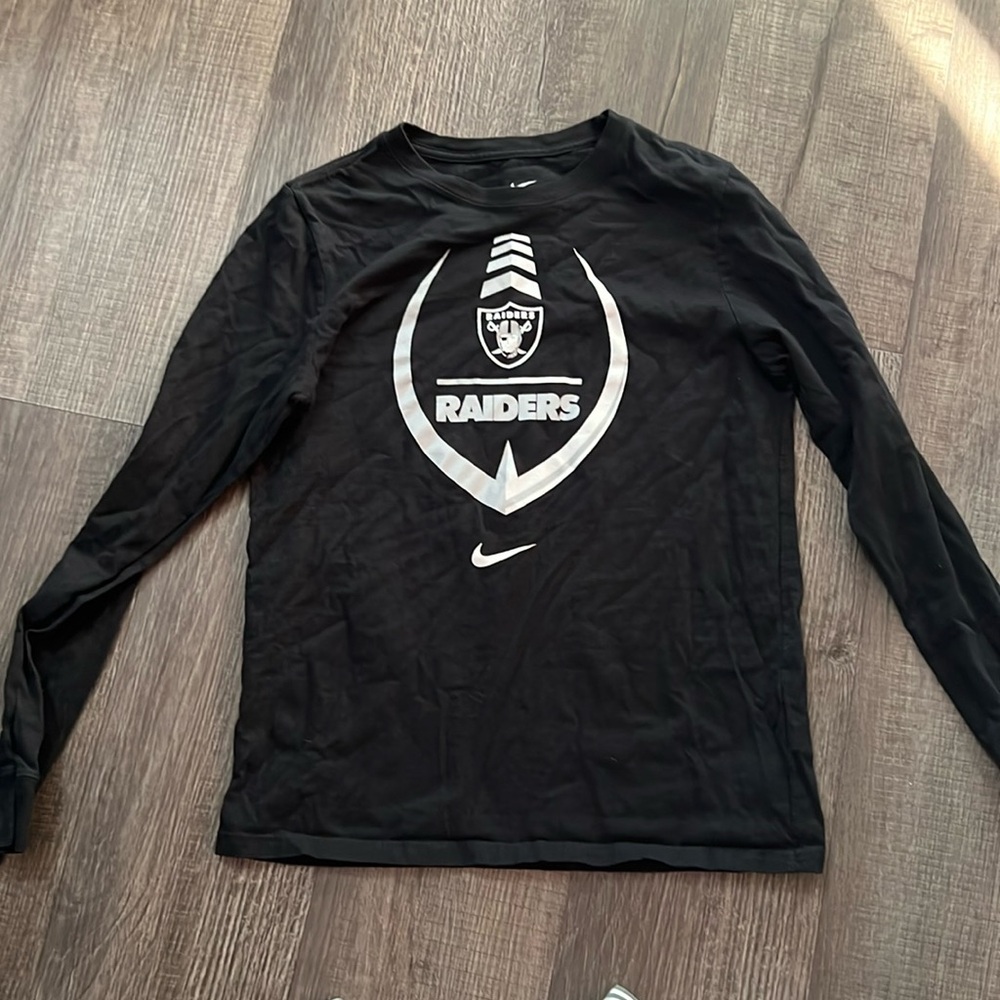 Boys Nike Raiders long sleeve shirt
